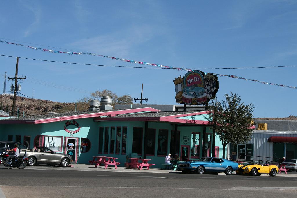 20081024 Route 66 026.jpg - Kingman - Start of our Route 66 experience. Mr. Dz Diner